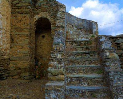 Mpistis Mouvela Tower - Andros Island